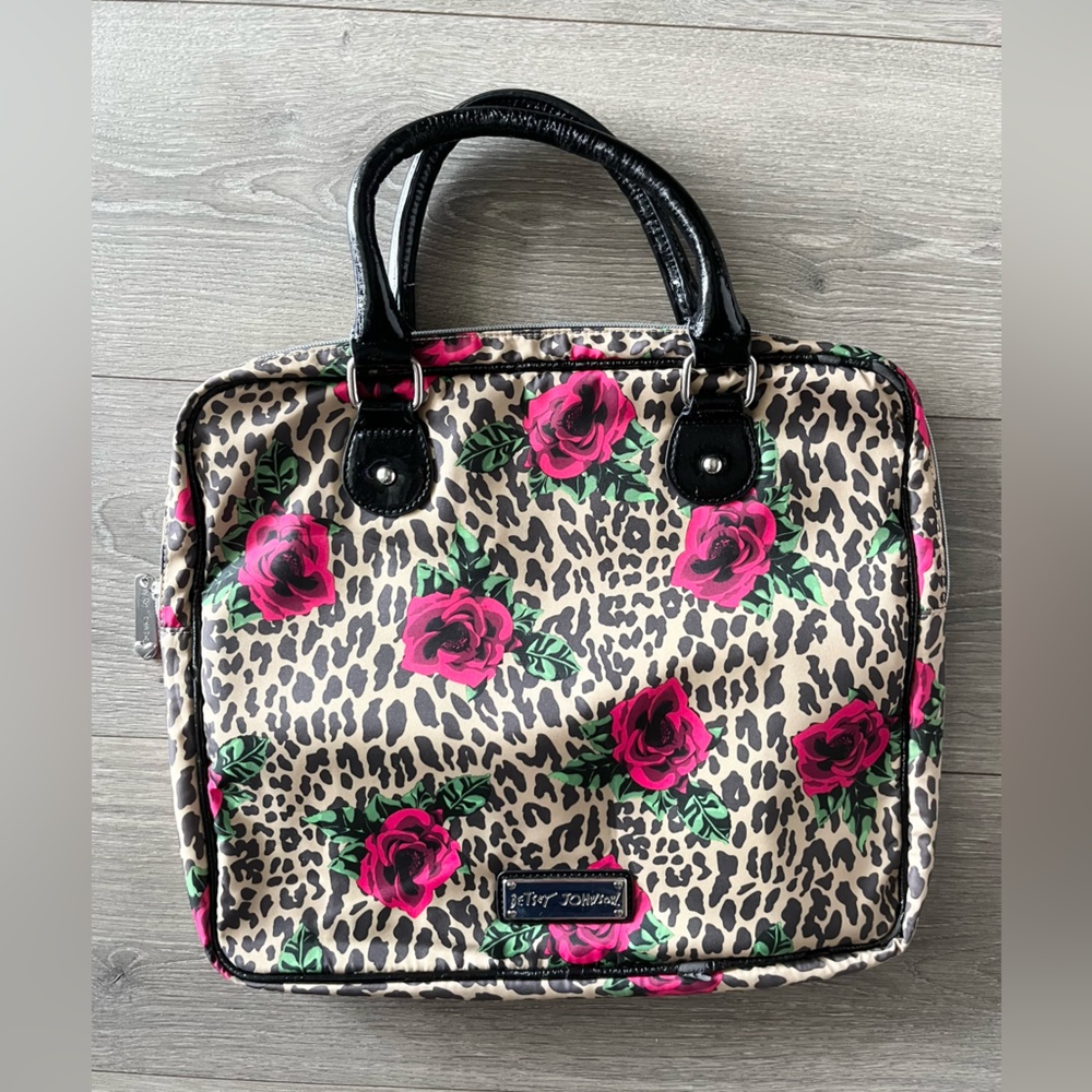 NWOT Betsy Johnson Roses and Cheetah Laptop Computer Case
